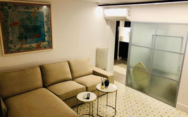 Athos 18 KOLONAKI SQUARE CENTRAL!!!