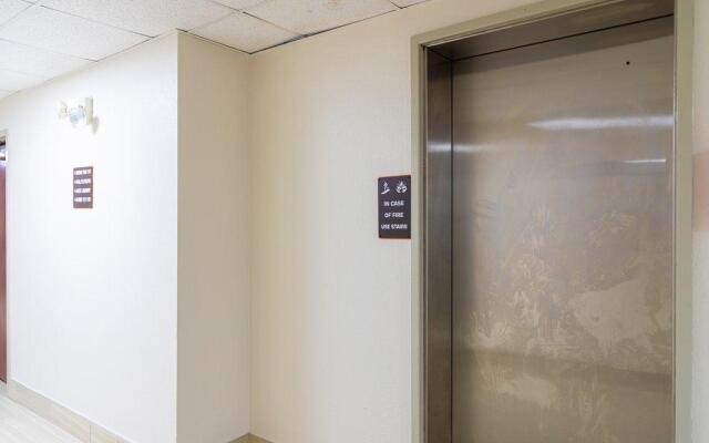 Red Roof Inn PLUS+ & Suites Savannah - I-95