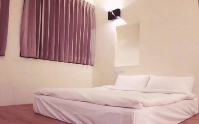 Yes Yellow Hostel