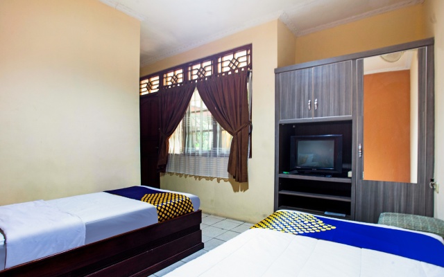 SPOT ON 3858 Elsana Transit Hotel