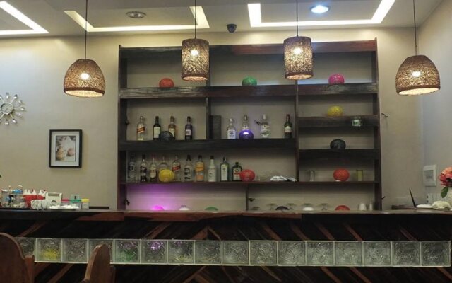 Rovic's Tourist Hotel