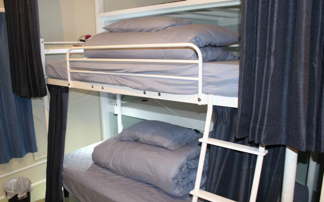 Guest House Banvina Shiroyama-Hostel