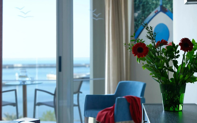 Kyma Suites Beach Hotel