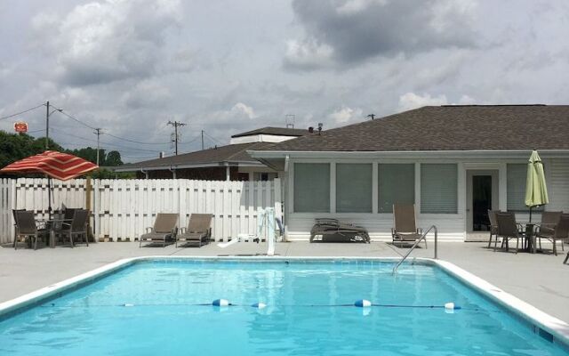 Ambassador Inn And Suites