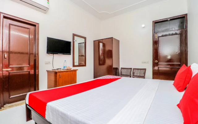 Preet Lodge Mohali by OYO Rooms