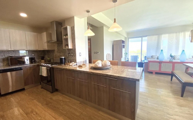 Georgeus 4BR Apartment at Blue Jacktar