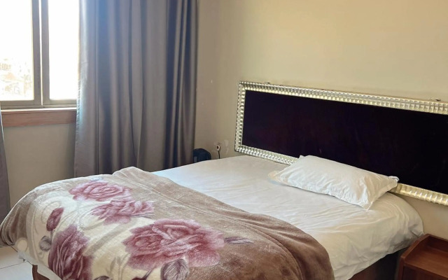 Shengtang Business Hotel