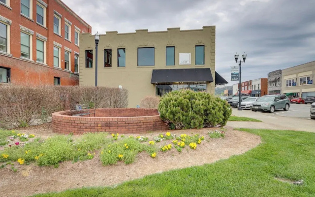 Luxurious Downtown Murphy Vacation Rental Loft!