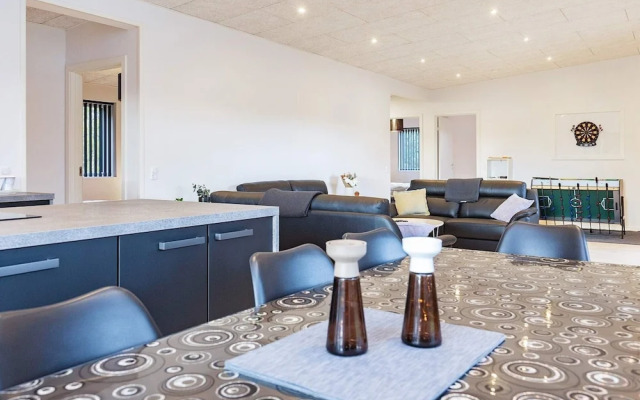 9 Person Holiday Home in Vaeggerlose