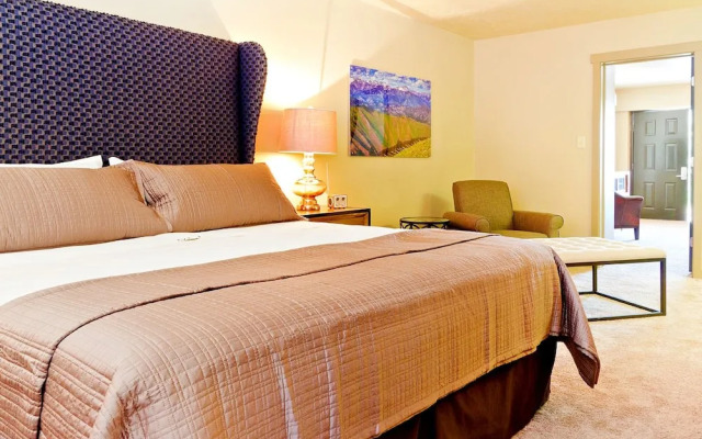 Blue Lakes Inn & Extended Stay