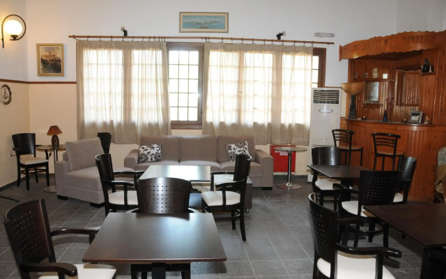 Miranta Hotel - Apartments & Studios
