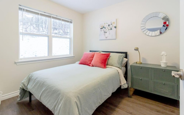 2BD Condo UNB Hospital Golf Patio Coffee