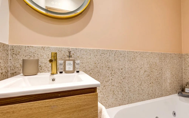 Lavie Maison Hot Tub Seaside Studio