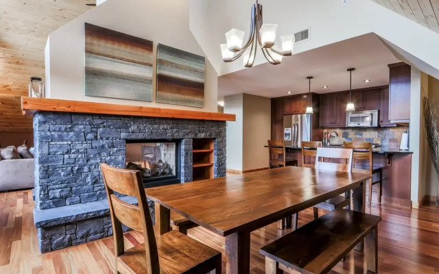 Rundle Cliffs Lodge by Spring Creek Vacation