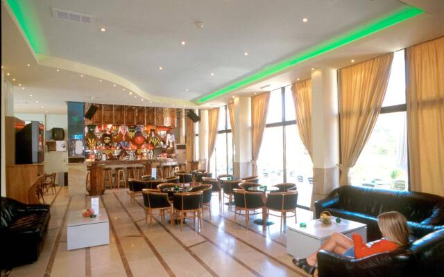 Poseidon Hotel and Apartments