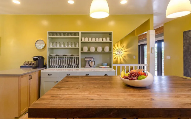 Sleeps 16 Luxurious 6BR Seattle Home