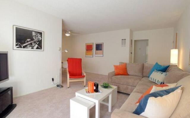 Beverly Center One Bedroom Apartment