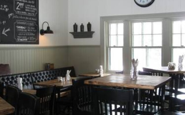 La Gare Auberge Restaurant Bar