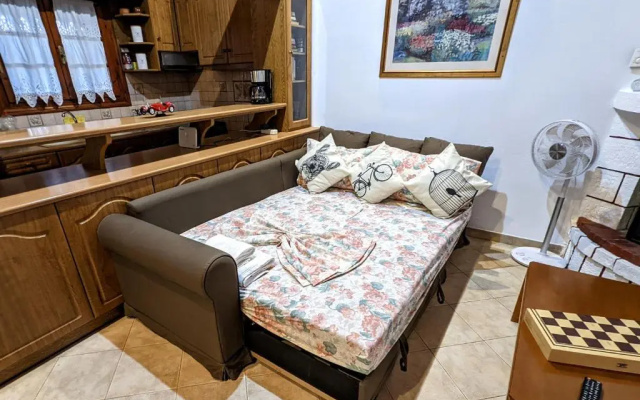 Lovely Lontza, A Cozy 2-Bedroom House.