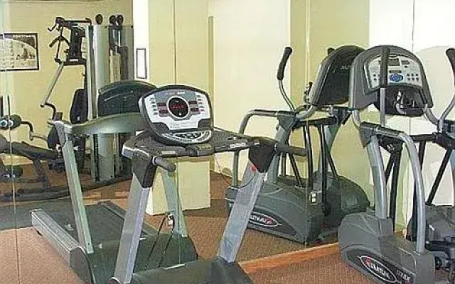 America's Airport Inn & Suites