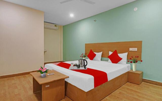 OYO 91582 Hotel Lavish Stay