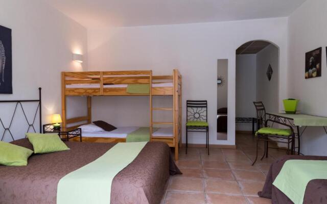 Hotel The Originals Aix-en-Provence Nord Le Village Provençal (ex Inte