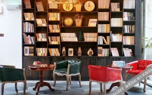 fanhua Light Luxury Inn