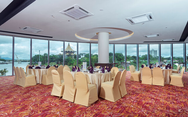 Puteri Wing, Riverside Majestic Hotel