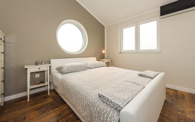 Stunning Home in Skradin-dubavice With Wifi and 4 Bedrooms