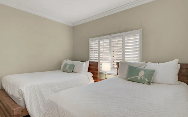 Harbor Landing B0402