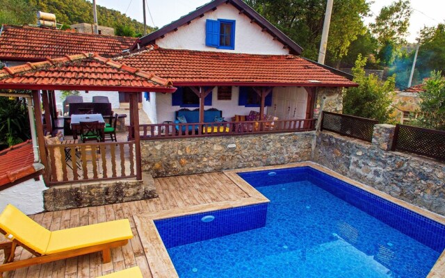 Villa Huzur by Villatatilin
