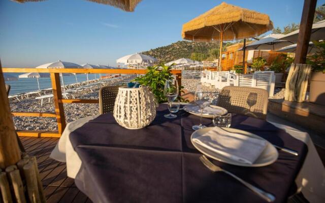 Ferienwohnung Ulivo mit Pool und Privatstrand