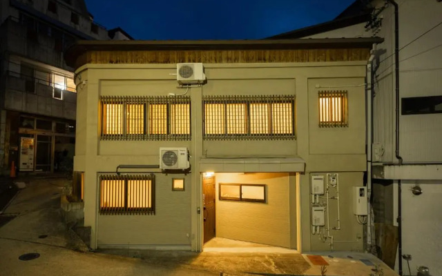 Corner House