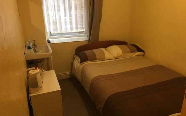Crossways Hotel