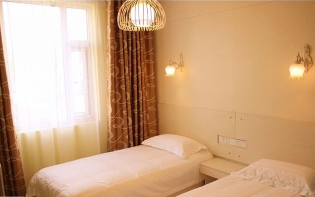 Luoyang Love Me Fashion Hotel