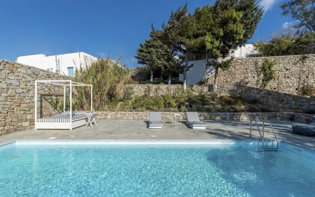 Traditional Villa With Swimming Pool