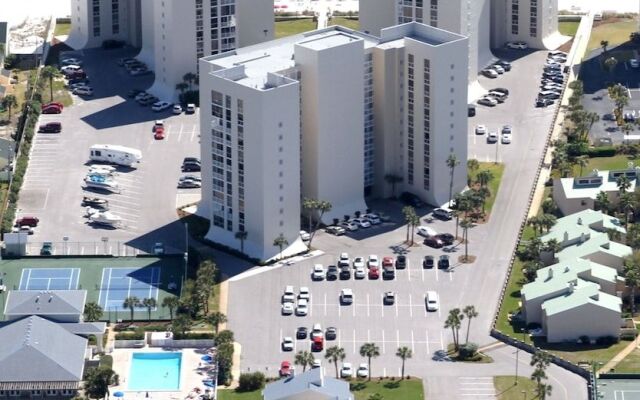 Shoreline 1036 Condo by RedAwning