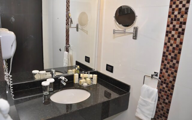 Hotel Plaza Meru