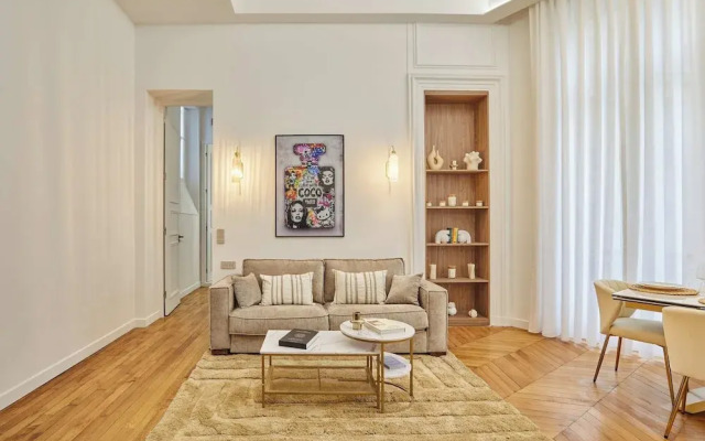 Saint Honore Luxury Apartment With AC