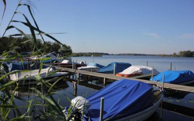 Spreewaldhäuser am See