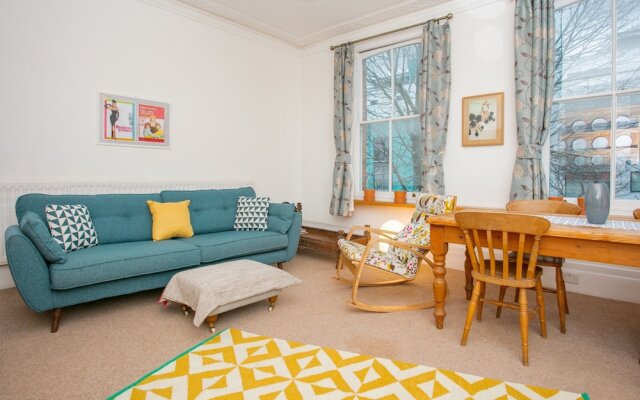 3 Bedroom Flat In Highbury