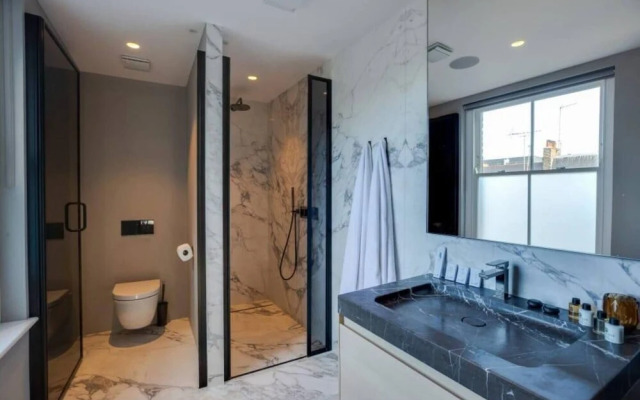 Amazing Roof Terrace Apartment 1-bedroom in London