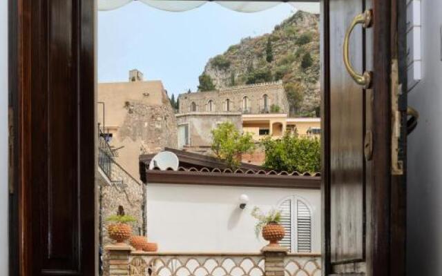 Holiday Home Taormina 3