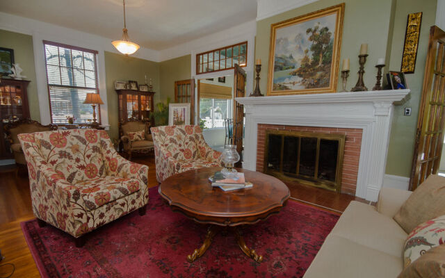 The Dickey House Bed & Breakfast