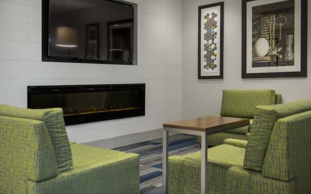 Holiday Inn Express Calgary North