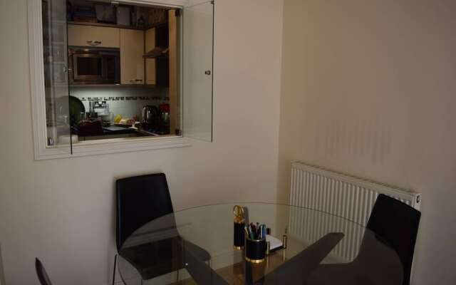 Vibrant 1 Bedroom Flat In Farringdon