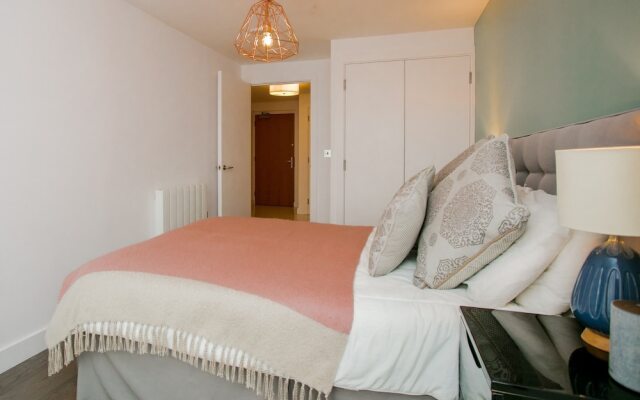 Modern 2 Bedroom Flat In Greenwich