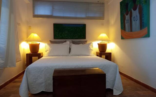 Hotel CRC-8S Cerca al Mar con Desayuno