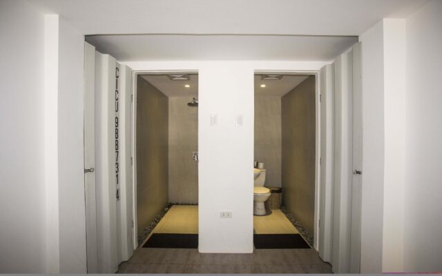 CHILLAX Flashpackers Boracay