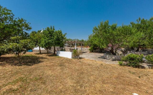 2496 Trullo Chiaro di Luna by Perle di Puglia